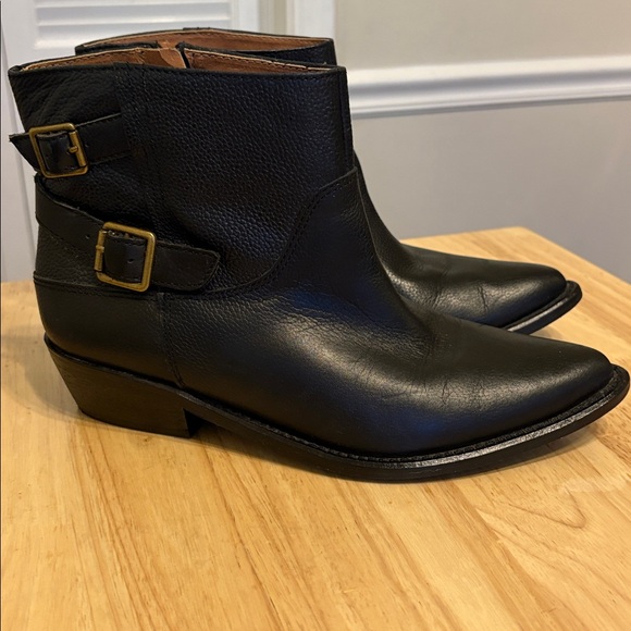 Lucky Brand Caelyn Black Leather Bootie Ankle Boot Cowboy Style w Buckles Size 8 - Picture 1 of 9